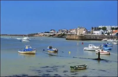 Saint-Gilles-Croix-de-Vie tient son nom du fleuve la Vie, sur l'embouchure duquel la ville est situe. C'est une commune de :