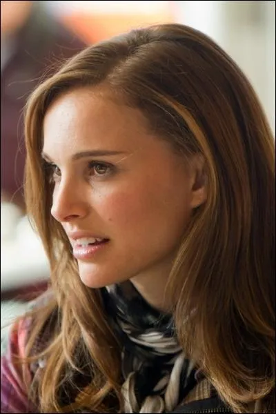 Lors de leur premire rencontre, que fait-elle ?