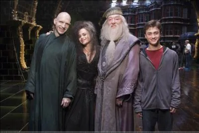 Comment surnomme-t-on le personnage de gauche ?