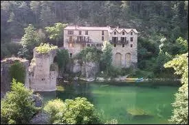 O est situe la ville de Florac ?