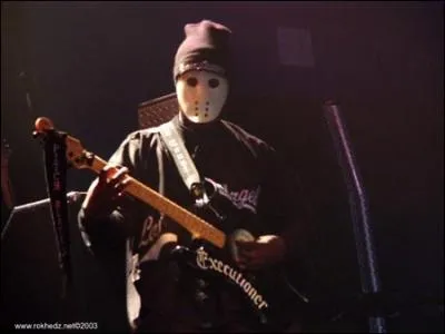 A cette poque, la chane musicale MCM diffusait rgulirement  Born Dead . Quel groupe de Los Angeles mlangeant le rap gangsta et le trash mtal tait emmen par Ice-T ?