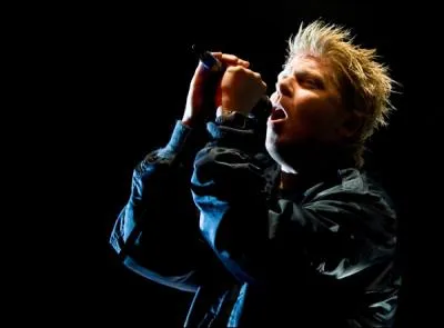 L'album  Smash  est leur plus grand succs commercial, avec des tubes comme  Self Esteem  ou  Come out and play . Quel groupe a rendu hommage  Nirvana en jouant  Territorial Pissings  ?