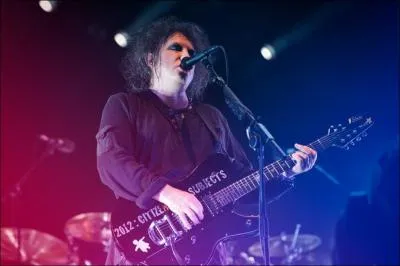 Quel groupe britannique a pris possession de la scne principale  la nuit tombe ?