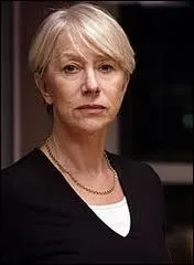 C'est Helen Mirren, la fameuse actrice anglaise, qui est l'inspectrice de la srie Suspect N 1, srie froide et trs raliste. Quel est son nom d'inspectrice ?
