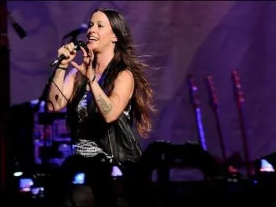 Son premier album  Jagged Little Pill  qui s'est vendu  plus de 30 millions d'exemplaires est sorti l'anne prcdente. Qui est cette chanteuse ne  Ottawa en 1974 ?