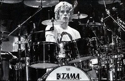 Quel est le nom de ce batteur, membre de Police ?