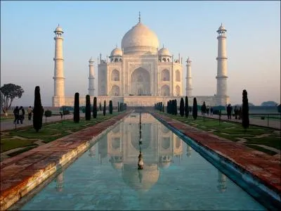 O se trouve le Taj Mahal ?