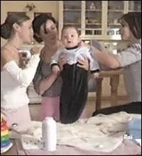 11 -  L'hritier . Comment s'appelle le bb qui est menac par un fantme ?