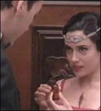 14 -  Soeur contre soeurs . Qui se fait attaquer par un fantme de sa vie antrieure ?