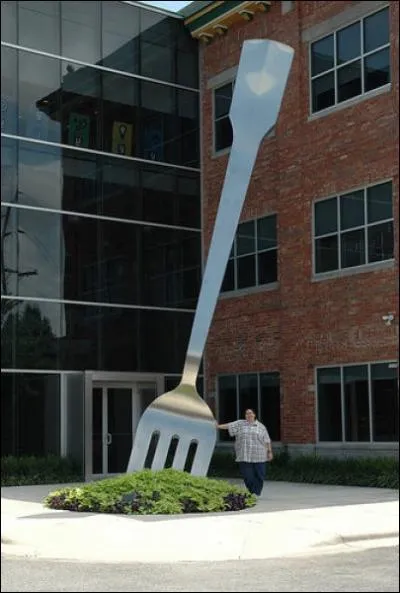 Voici l'exemple d'un fameux coup de fourchette, un trucage parfaitement russi !