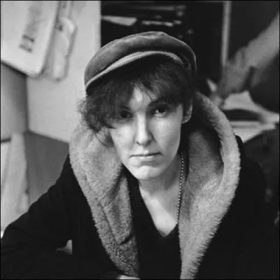 Quel nom porte cette fministe qui, le 3 juin 1968, transpera le poumon, la rate, l'estomac, le foie et l'sophage d'Andy Warhol en lui tirant dessus ?