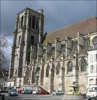 Dans quel dpartement est situe la ville de Szanne ?