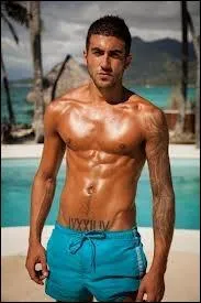 Comment s'appelle ce candidat ?