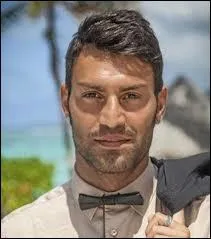 Comment s'appelle ce candidat ?