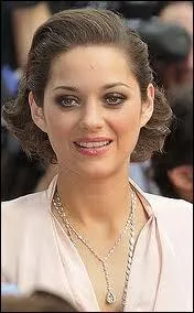 Marion Cotillard a jou dans  Taxi 4 .