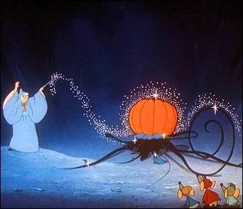 Qui la marraine de Cendrillon choisit-elle comme cocher ?