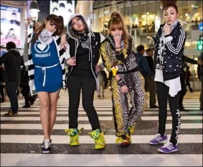 Elles sont considres comme la version fminine de ... .