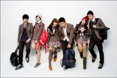   Aussi mchante que les belles-surs de Cendrillon, aussi malheureuse que Cendrillon mais aussi courageuse que Jeanne D'Arc. Je t'aime comtesse Asura   est une citation de ...