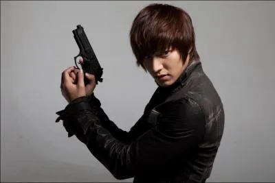   Si on dcouvre ton identit, les personnes autour de toi mourront !   est une citation de ...