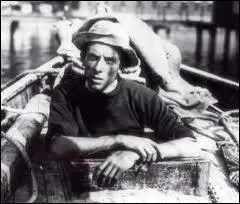 Quel navigateur franais a t le premier  raliser la traverse de l'Atlantique d'est en ouest  la voile et en solitaire en 1923 ?