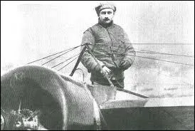 De quelle mer l'aviateur Roland Garros a-t-il t le premier  russir la traverse en 1913 ?