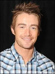 Que boit la femme de Clay avant de mourir ?