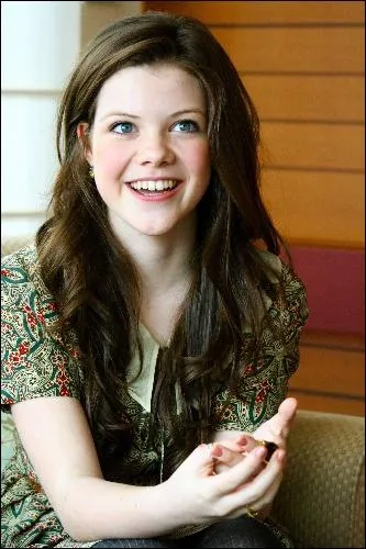 Quelle personne proche de Georgie Henley joue le rle Lucy adulte dans  Le Lion, la Sorcire Blanche et l'Armoire Magique  ?