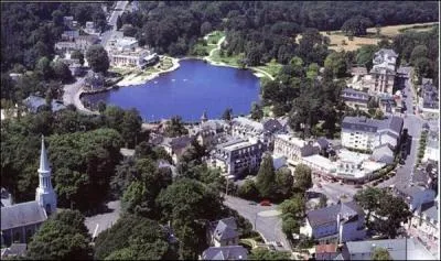 Quelle est cette unique station thermale du grand nord-ouest de la France, spcialise en phlbologie, rhumatologie et gyncologie ?