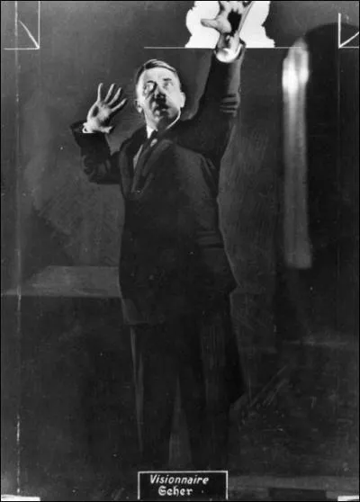 L'art totalitaire sert le culte du chef. Le photographe officiel qui met en scne le Fhrer est ...