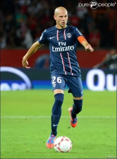 Dfenseur franais au PSG, je m'appelle :