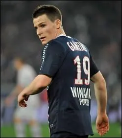 Attaquant au PSG, je me nomme :