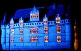 Voici une image du chteau d'Azay-le-Rideau prise de nuit. Associez-y sa rgion.
