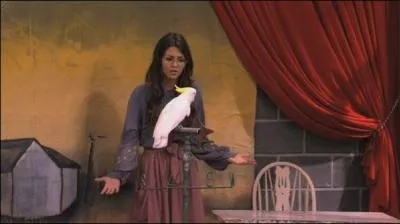 Quel est le titre de la scne que doit jouer Tori par rapport  la photo ?