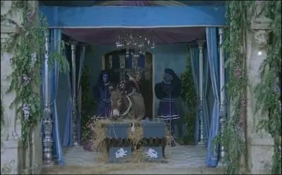 Si en tout lieu l'ne est un doux animal de promenade, en ce chteau, le royal animal avait moults talents dont celui... ?