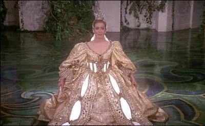 Ds l'anneau gliss au doigt, apparut alors sous les haillons, la Princesse rayonnante vtue... ?