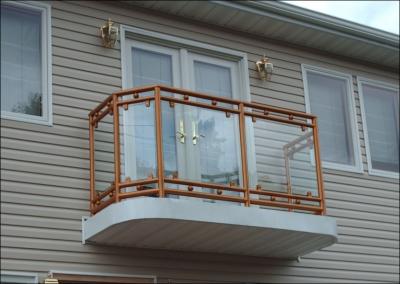 Comment se traduit  le balcon  en anglais ?