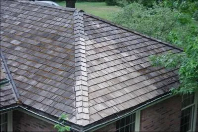 Comment se traduit  le toit  en anglais ?