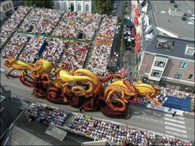 Si je vous dis qu'au moment-mme o vous lisez ces lignes, vous avez affaire  lui, que me rpondez-vous ?