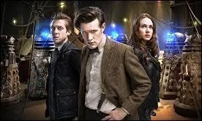 Dans quel �pisode voit-on Amy, Rory et le Docteur, v�tus de cette fa�on et entour�s de Daleks ?