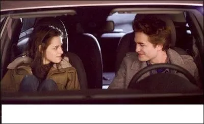 Que dcouvre Bella quand Edward la ramne chez elle ?
