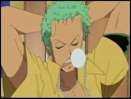 Sur le navire , quand il ne s'entraine pas , il ... .