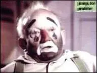 Dans "Les histoires les plus courtes", comment Lou Bates est-il puni pour son vol ?