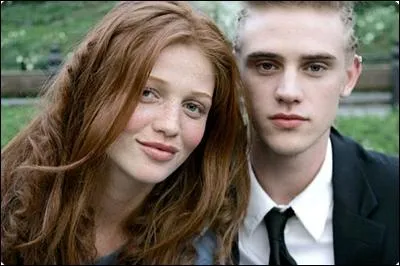 Quels enfants de hros se retrouvent unis dans de nombreuses  fan fictions  ?