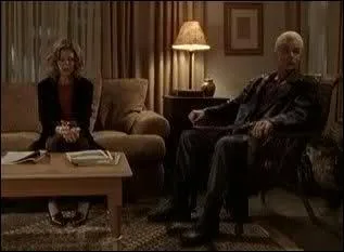 Joyce a-t-elle couch avec Spike ?