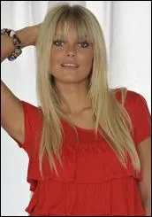 Comment s'appelle cette fille ?