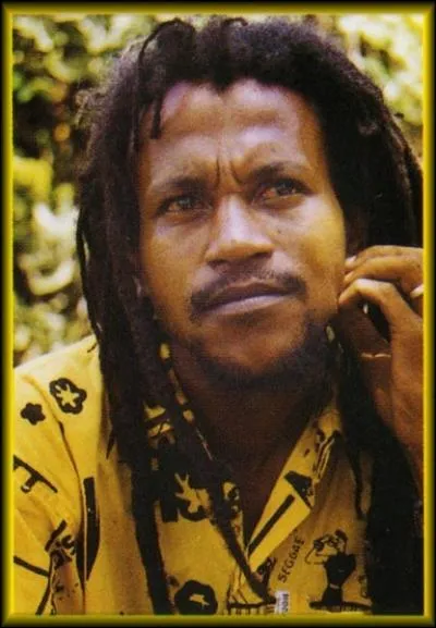 Des meutes branlrent cette jeune rpublique en 1999. Quelle en tait la raison ?