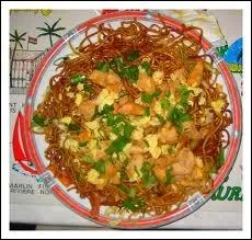 Quel est ce plat  base de nouilles chinoises, o l'on peut ajouter du poulet, du porc, du buf, des crevettes, etc... dont touristes et Mauriciens raffolent ?
