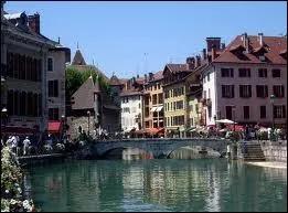 A quelle rgion appartient la charmante ville d'Annecy ?
