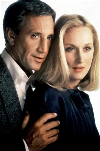 Dans ce film de son dbut de carrire, un thriller avec Roy Sheider, elle exerce une profession inhabituelle, laquelle ?