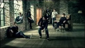 Quel groupe a crit la chanson  0330  ?